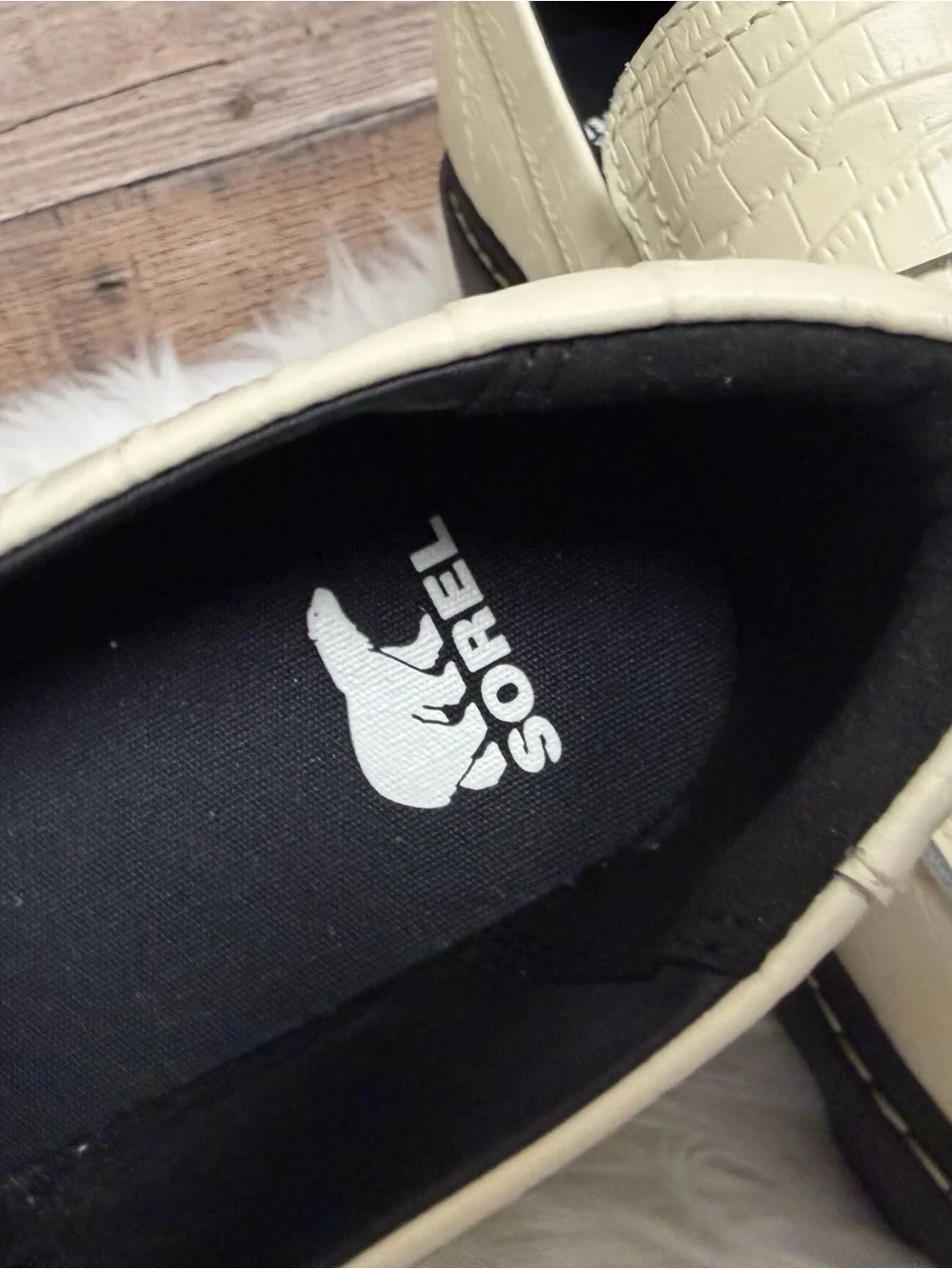 Sorel White Leather Slip On Loafer 10.5